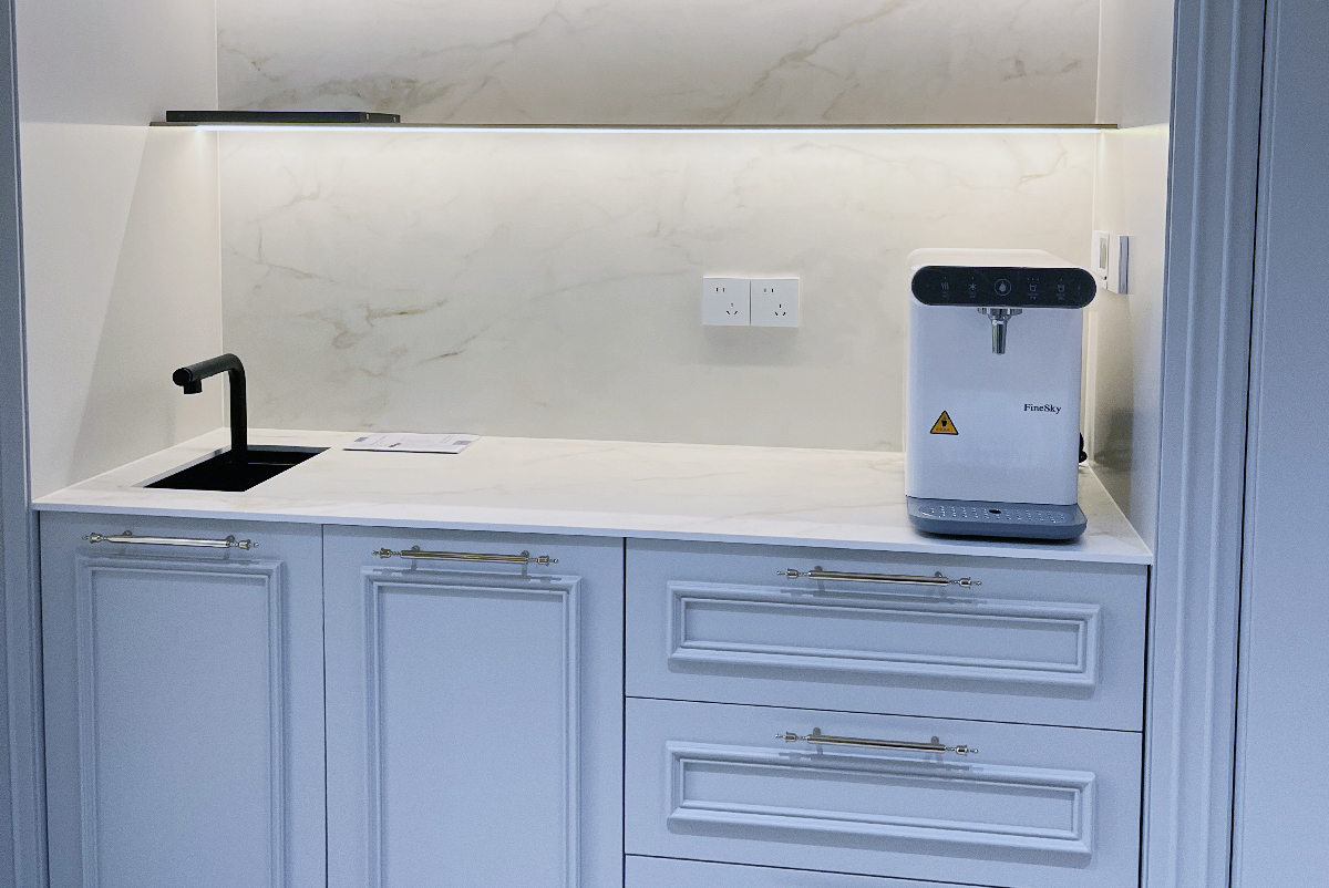 上海徐匯區(qū)高檔公寓客戶-安裝反滲透凈水器與直飲機(jī)(圖2) 微信圖片_202507160835262.jpg